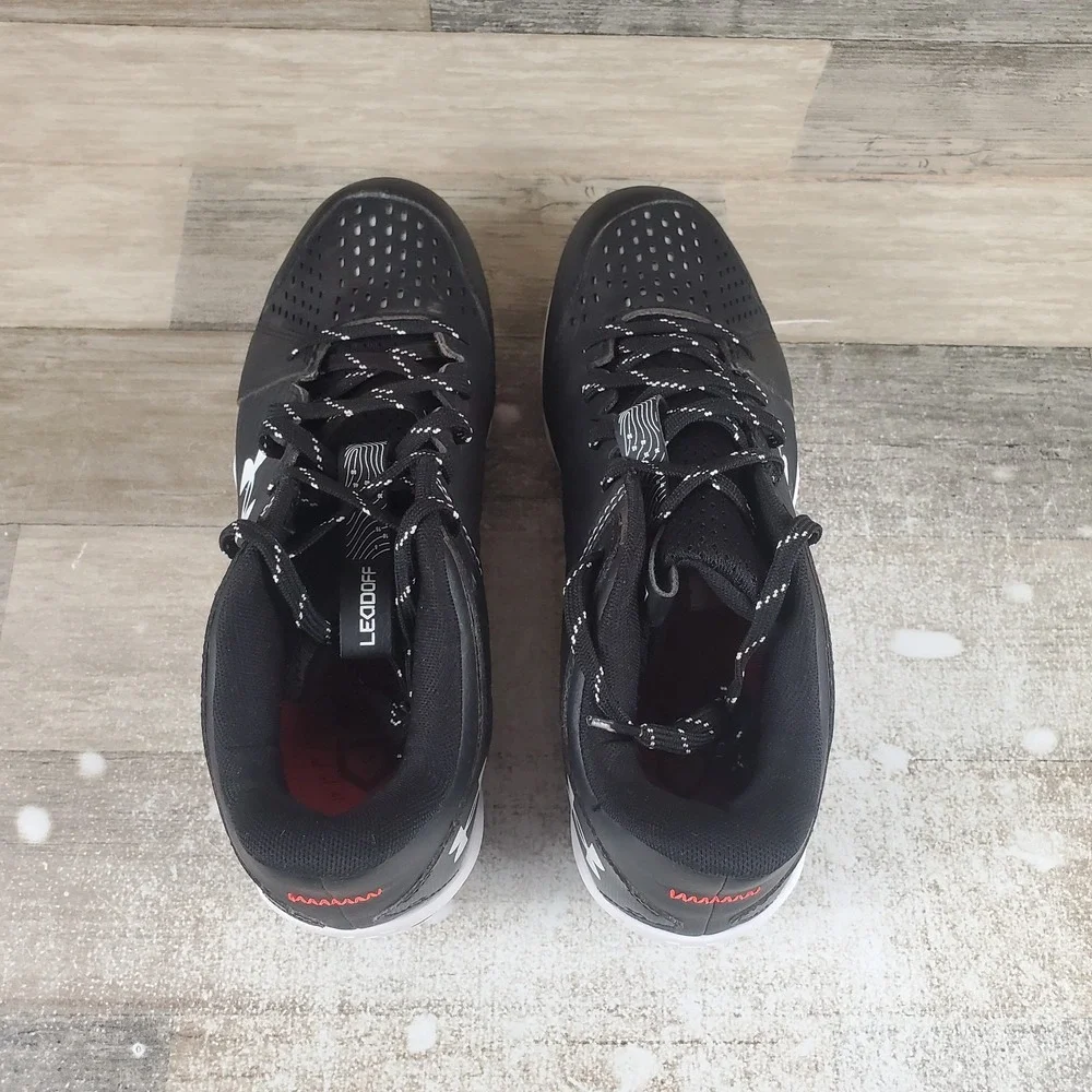 Under Armour Leadoff Low Mens Shoes Sz 8 Black Leather Lace Up Soccer Cleats